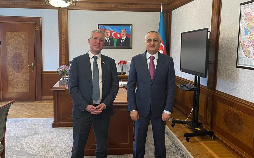 Britaniya səfiri Fuad Nəcəfli ilə Naxçıvanın enerji potensialını müzakirə edib