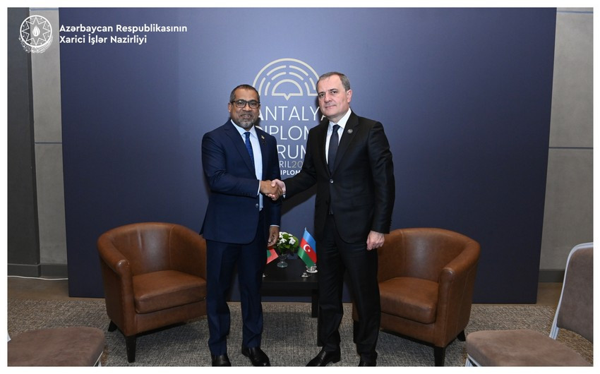 Azərbaycan və Maldiv XİN rəhbərlərinin Antalyada görüşü olub