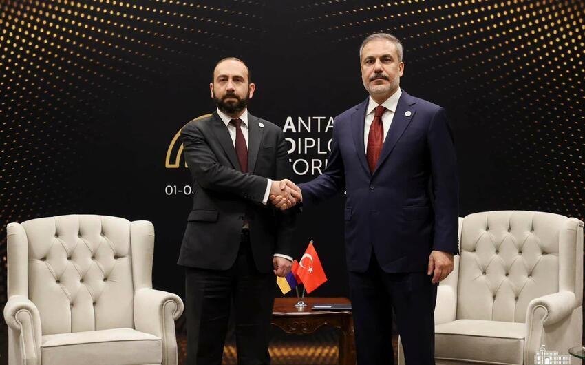 Türkiyə və Ermənistan XİN başçıları görüşüblər
