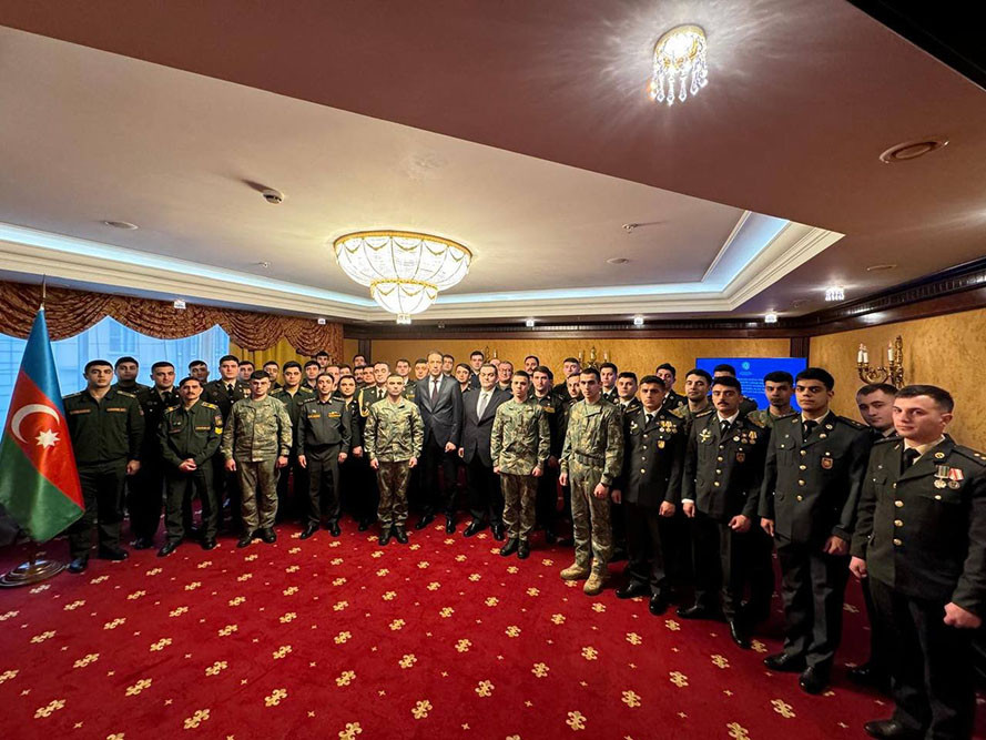 Rusiyada təhsil alan azərbaycanlı hərbi qulluqçularla görüş keçirilib