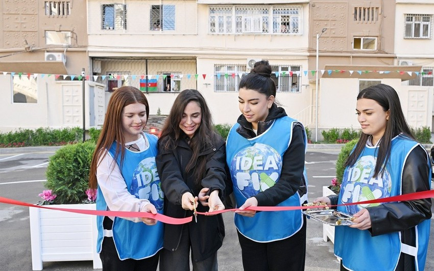 “Bizim həyət” layihəsi çərçivəsində yenilənmiş növbəti həyət sakinlərin istifadəsinə verilib