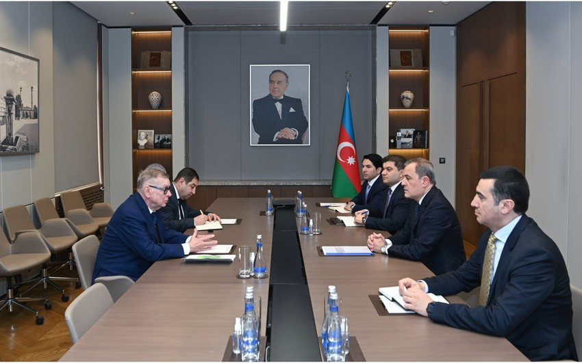 Ceyhun Bayramov BMT rəsmisi ilə mina təhlükəsi ilə mübarizə səylərində əməkdaşlığı müzakirə edib