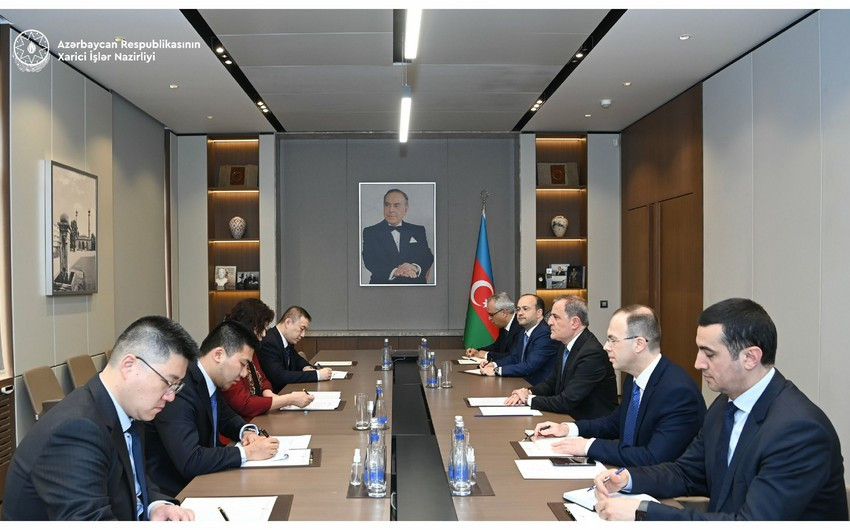 Ceyhun Bayramov Çinin ölkəmizdəki yeni təyin olunmuş səfiri Lu Meyi qəbul edib