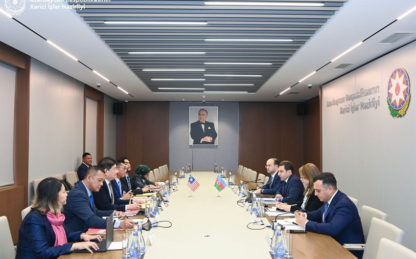 Ceyhun Bayramov  Malayziya xarici işlər nazirinin müavini ilə görüşüb