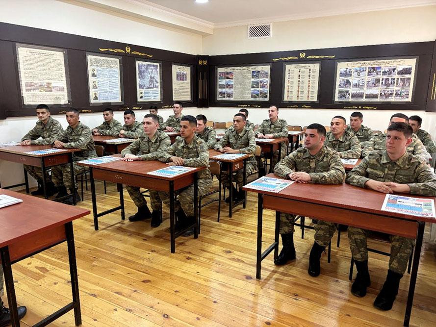 Ehtiyatda olan hərbi vəzifəlilərin təlim toplanışı dəvam edir