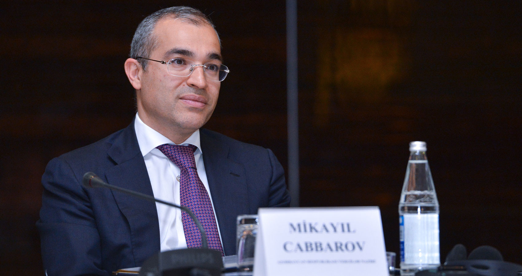 Mikayıl Cabbarov Avropa çempionatında uğur qazanmış güləşçilər və onların məşqçiləri ilə görüşüb