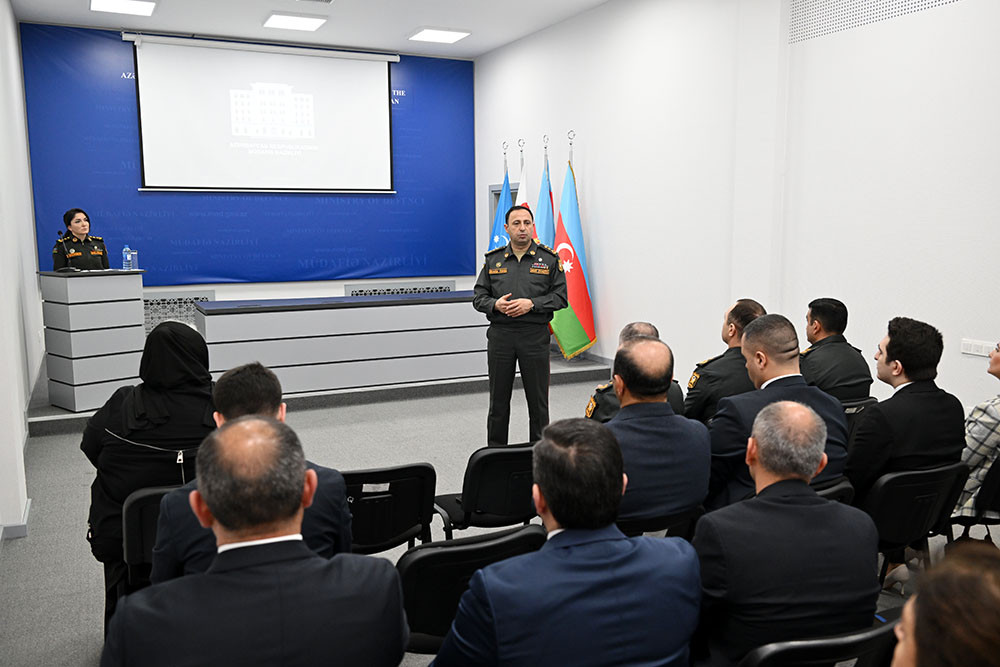 Müdafiə Nazirliyində dövlət qurumları və QHT nümayəndələri ilə görüş keçirilib