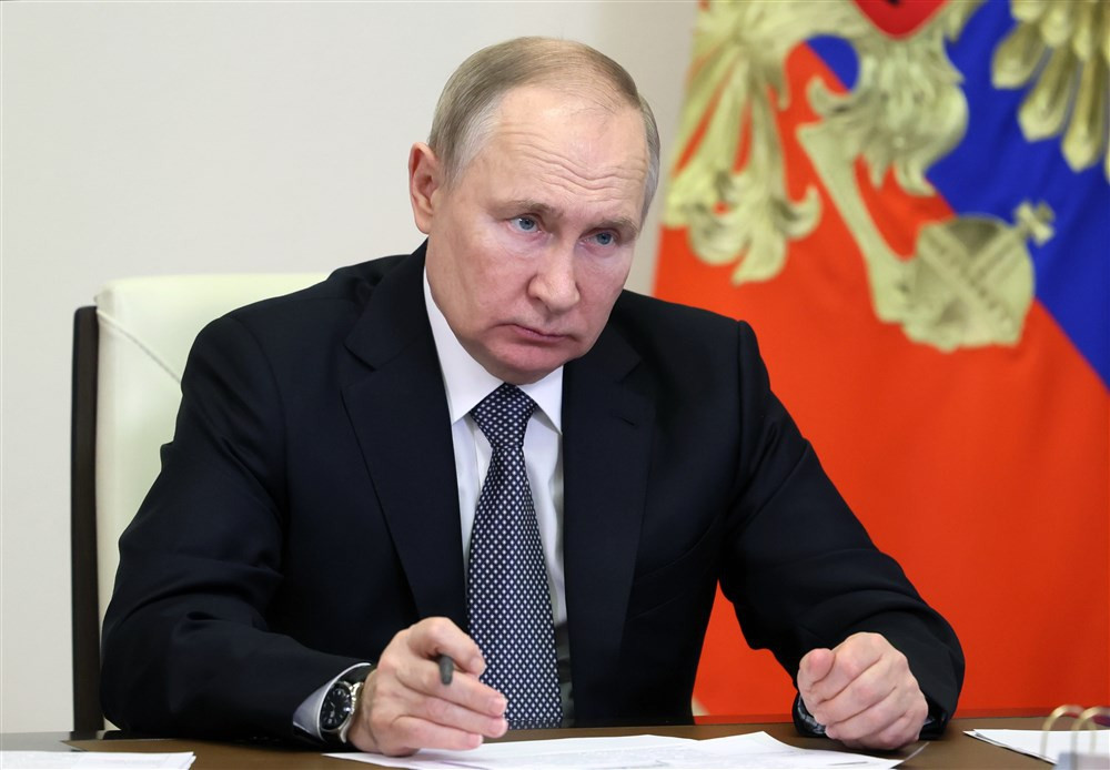 Putin İranın ali liderinə məktub göndərib
