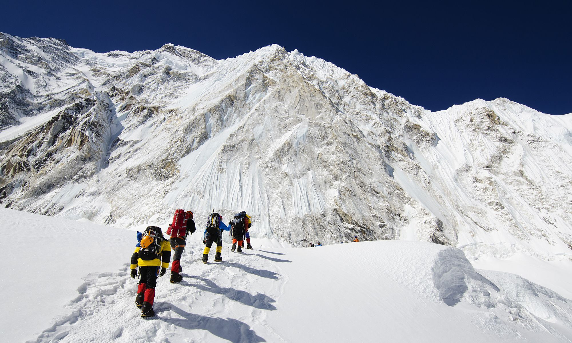 Dronlar Everestdə alpinistlərin həyatını dəyişir