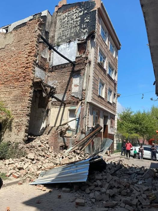 İstanbulda güclü ZƏLZƏLƏLƏR OLDU -