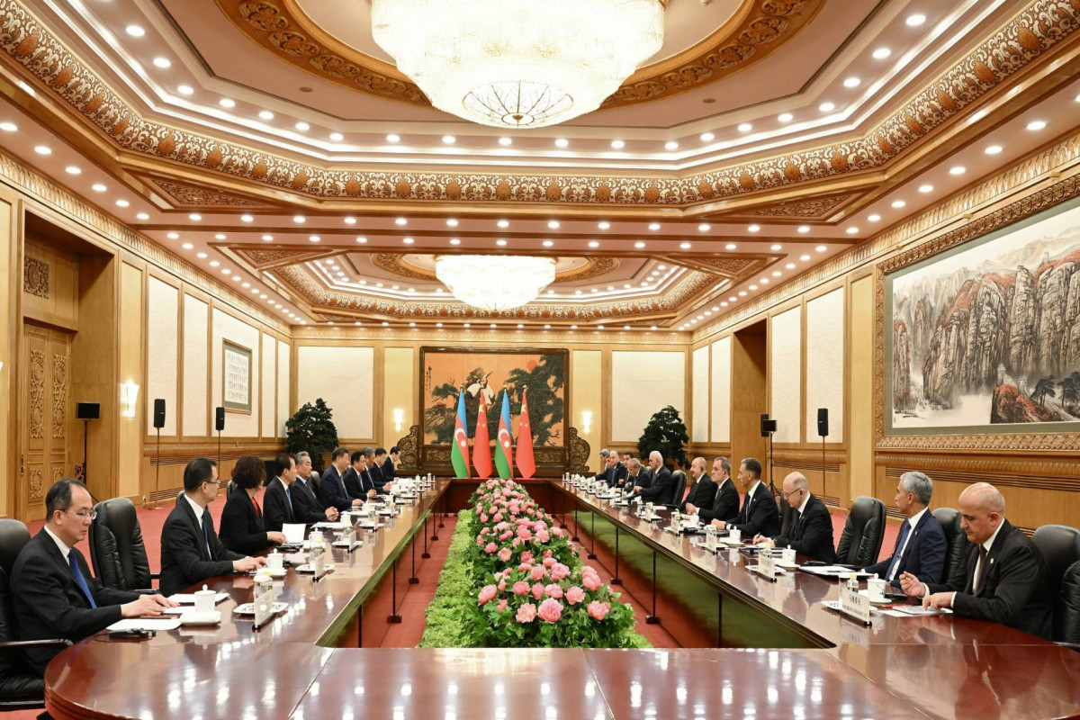 Çin liderinin adından Azərbaycan Prezidenti İlham Əliyevin şərəfinə rəsmi ziyafət verilib