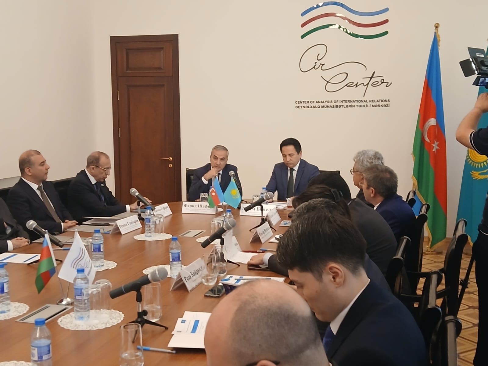 Xəzər dənizinin dibi ilə internet rabitəsi kabelinin çəkilişi gələn il başa çata bilər