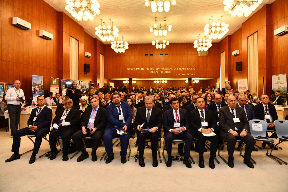 Dünyanın tanınmış alimləri, sənaye nümayəndələri və tədqiqatçıları ADNSU-da bir araya gəlib