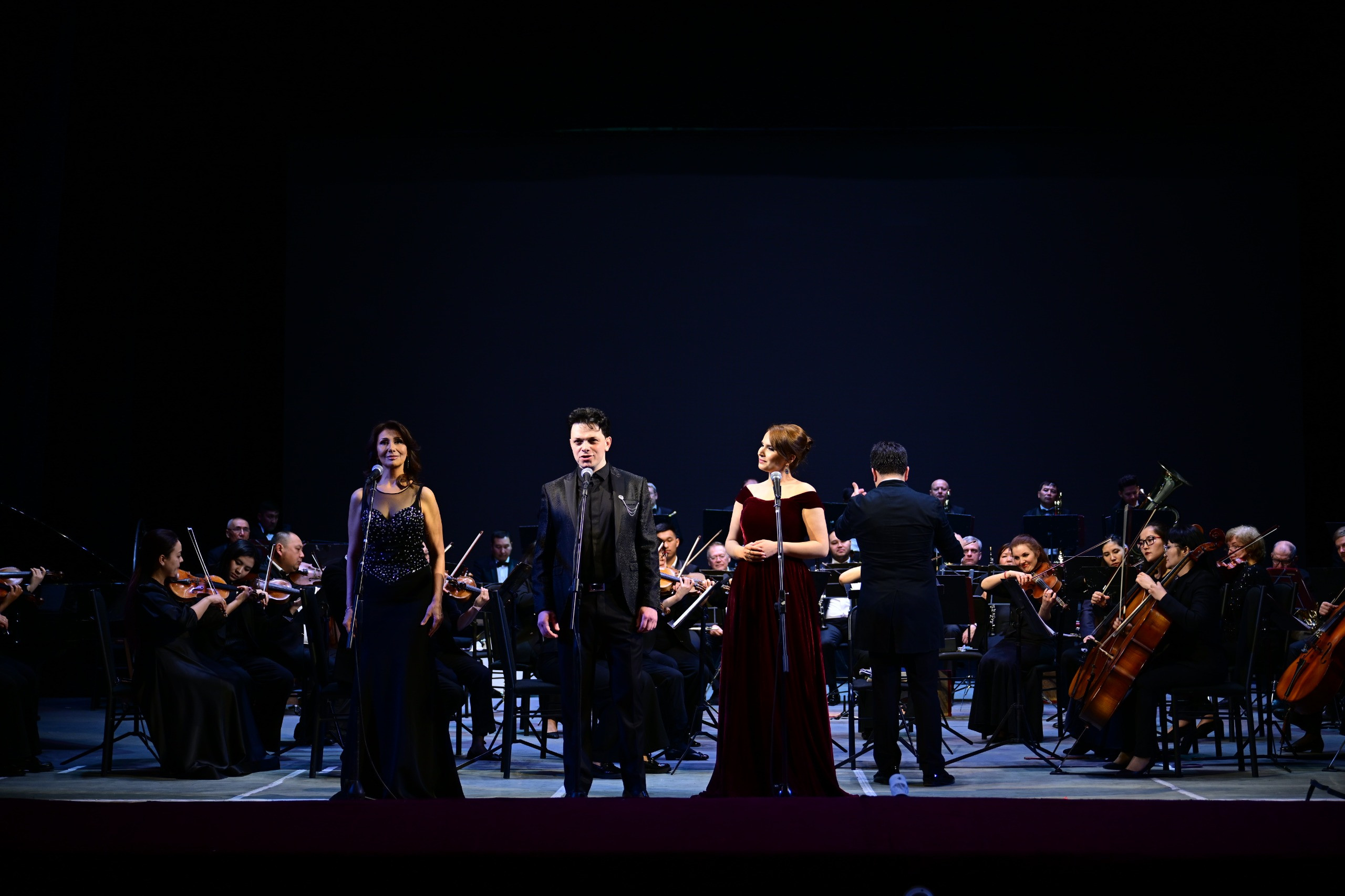 Bişkekdə Üzeyir Hacıbəylinin 140 illiyinə həsr olunan təntənəli konsert keçirilib