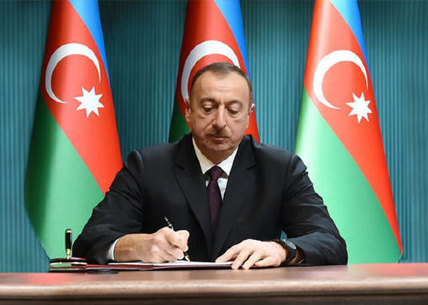 Hərbi xidmətdən ehtiyata buraxılanların geyim formalarını daşıya biləcəyi günlər müəyyənləşib