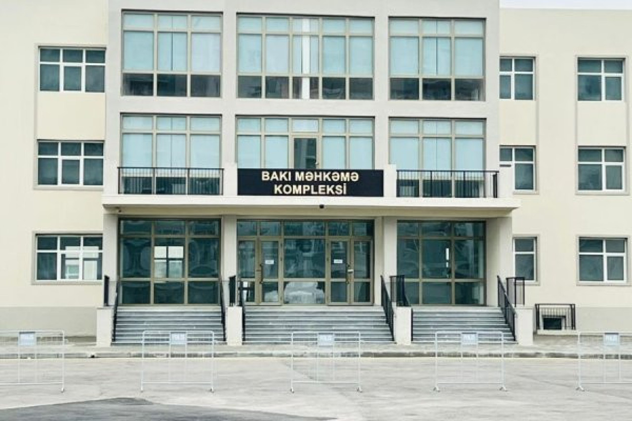 Hərbi cinayətlər törətməkdə təqsirləndirilən erməniəsilli şəxslərin məhkəməsi davam edir