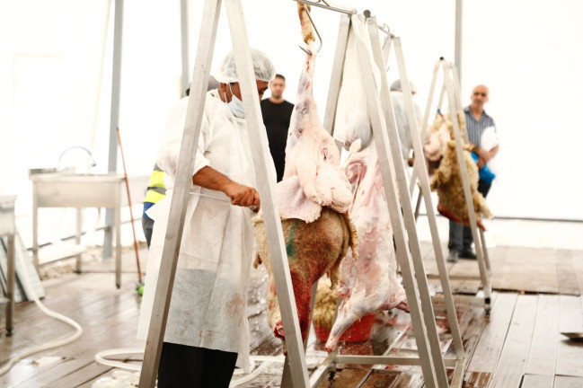 Qurban bayramı öncəsi AQTA kəsim və satış məntəqələrini yoxlayır