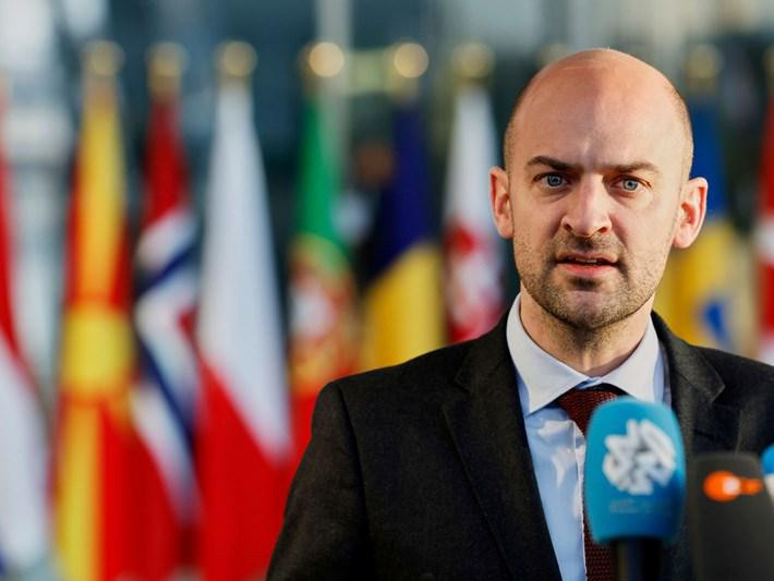 Fransadan bir ilk: Rusiya rəsmi şəkildə kiber hücumlarda ittiham edildi