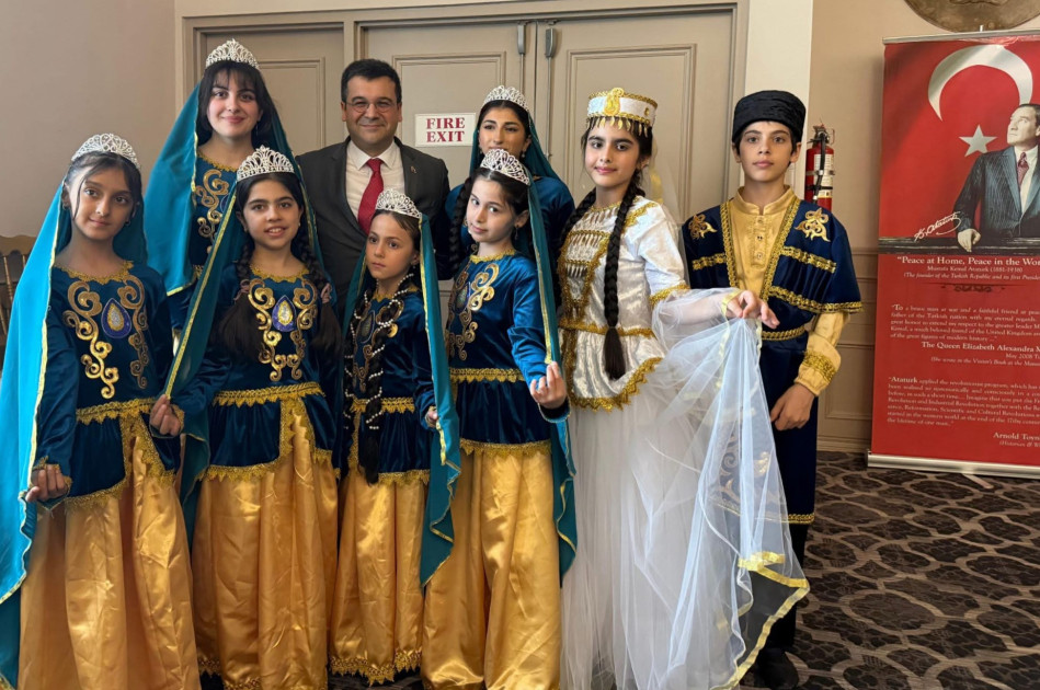 Kanadada azərbaycanlı uşaqlardan mədəniyyət təqdimatı