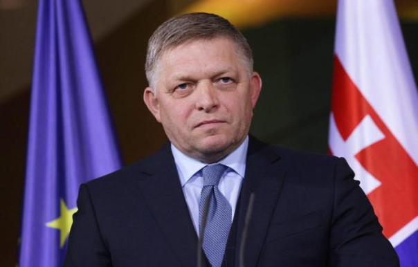 Slovakiya Baş naziri Robert Fiko Qələbə Günü paradında iştirak etməyəcək