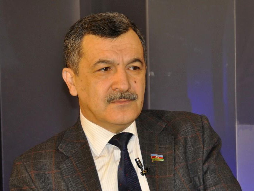 Sərnişinlərin həyatını xilas edən avtobus sürücüsü Milli Məclisə dəvət olunub -