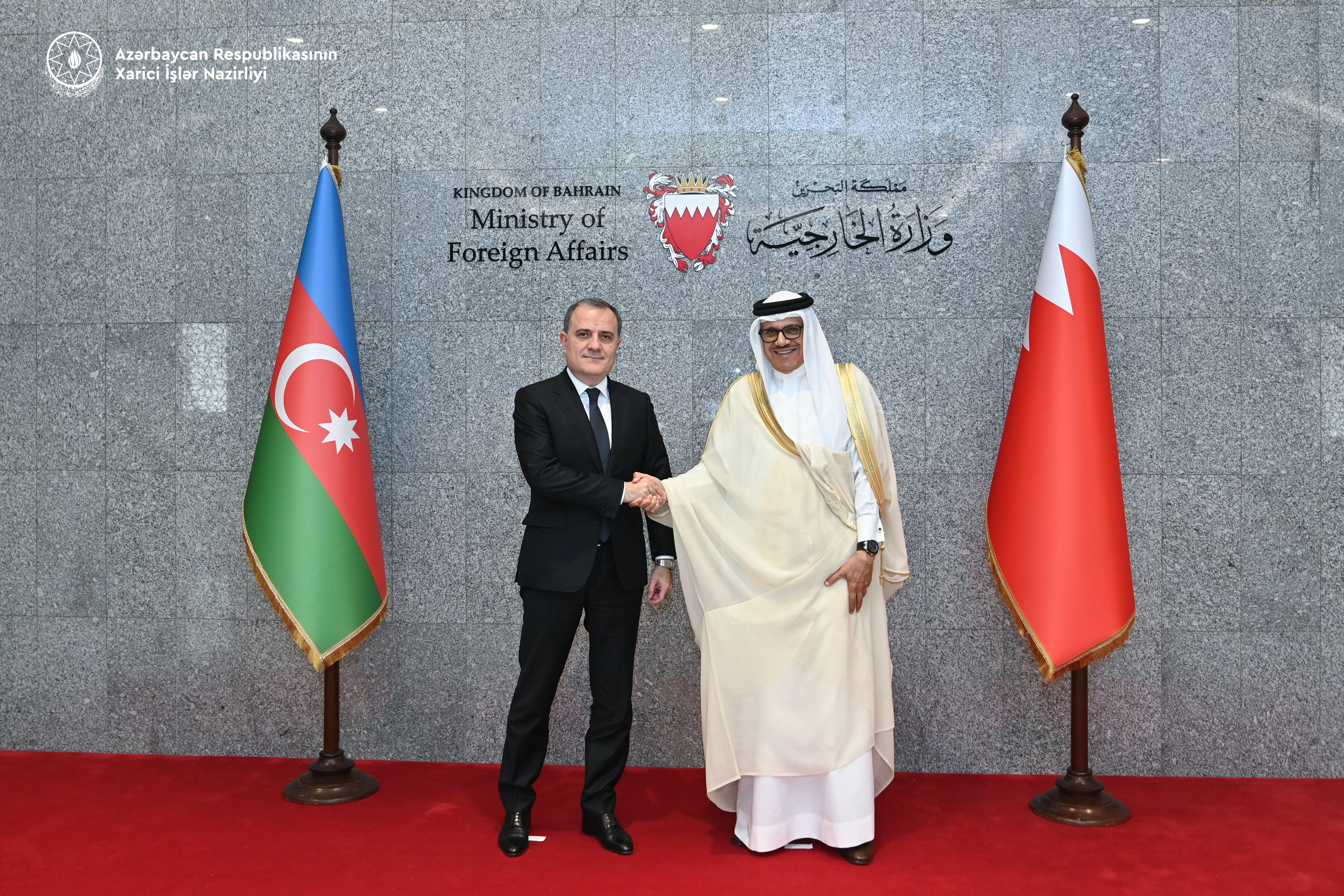 Azərbaycan və Bəhreyn XİN başçıları arasında geniştərkibli görüş baş tutub -