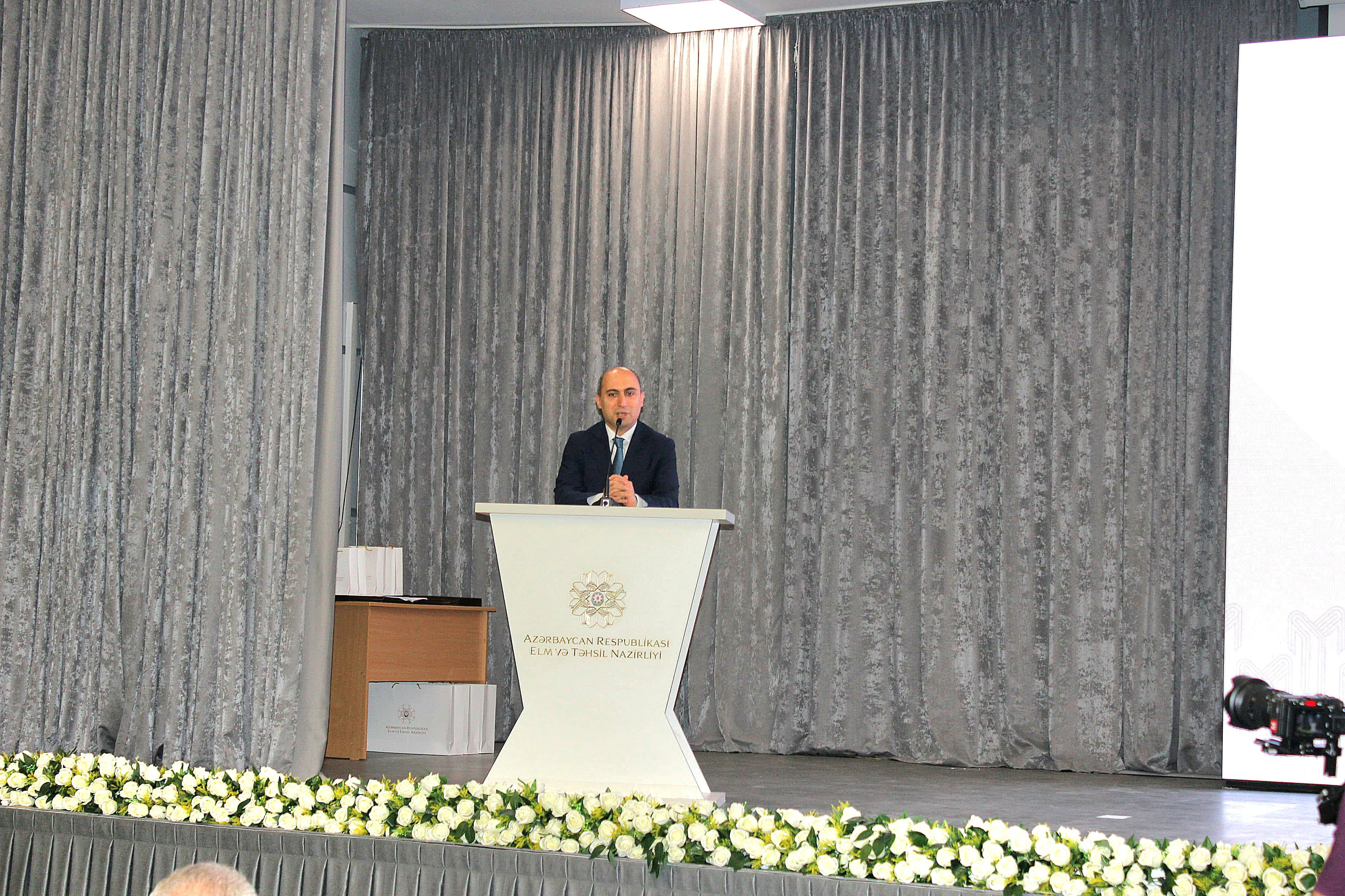 Emin Əmirullayev Azərbaycan təhsili qarşısındakı ilk missiyanı açıqlayıb