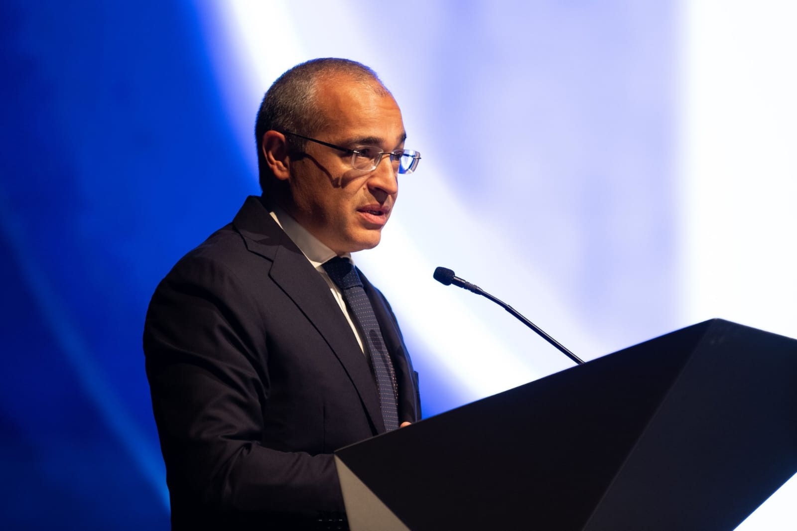 Mikayıl Cabbarov: "Azərbaycan “yaşıl” enerjiyə keçid üzrə regionun lideri olmaq niyyətindədir"