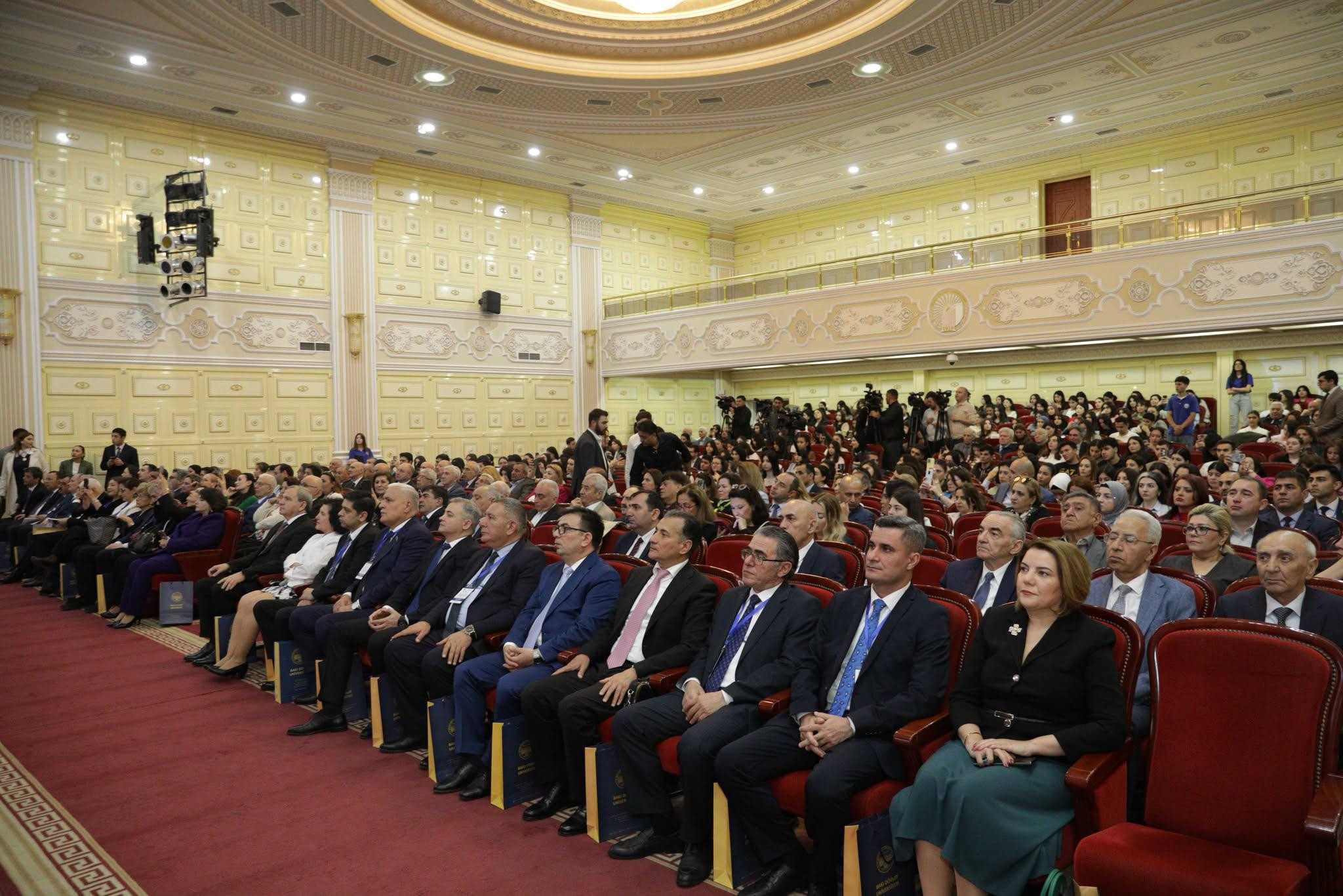 BDU-da beynəlxalq konfrans: Rəqəmsal dövrün çağırışları və yeni strateji yanaşmalar müzakirə olunub