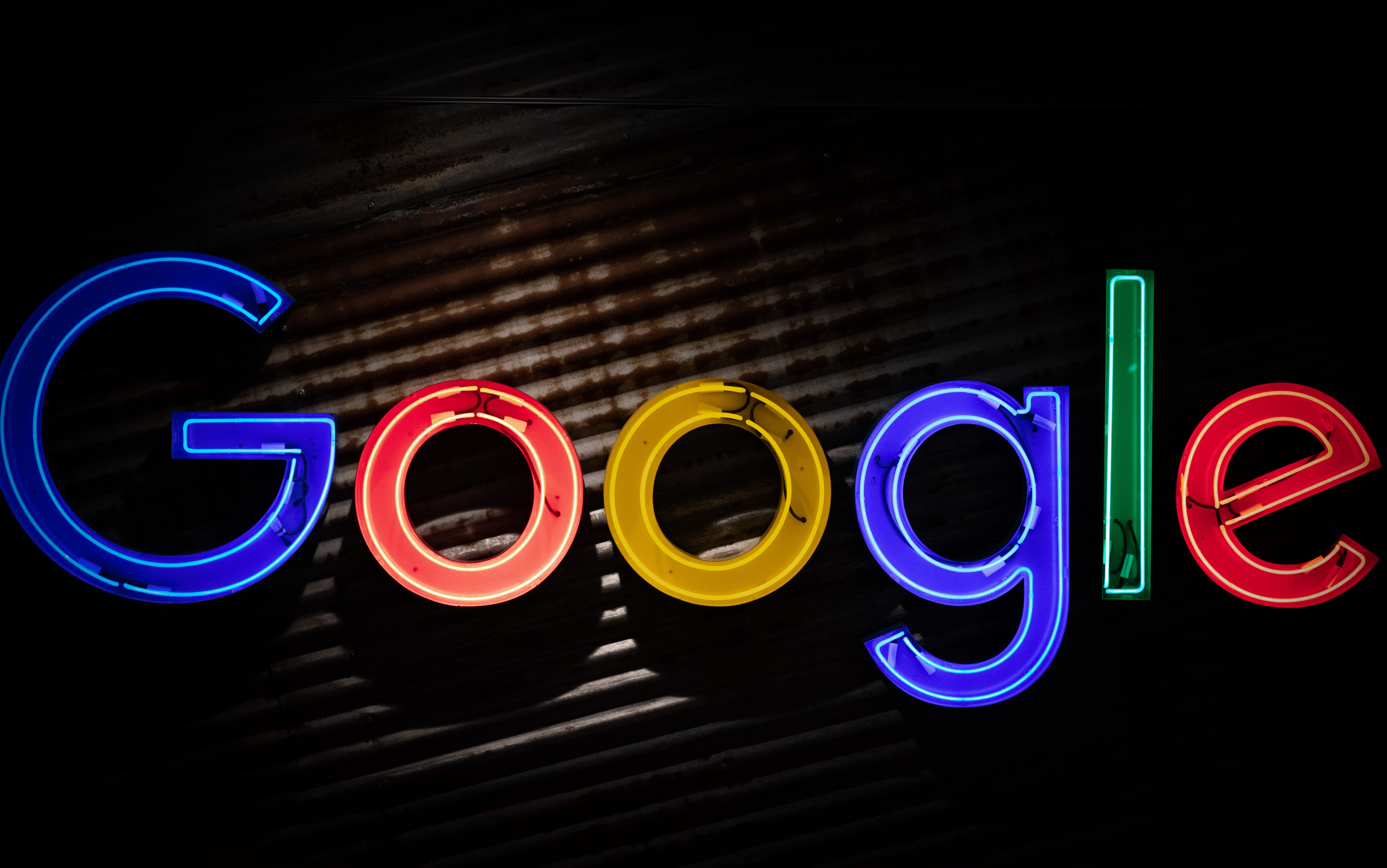 Google geyim otağını virtual məkana daşıyır – yeni funksiya testdə