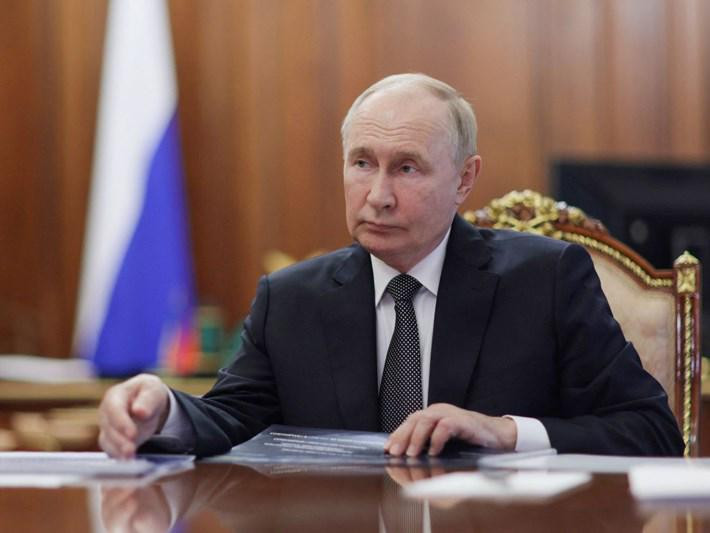 Putin: “Sərhədin qorunması üçün Ukrayna ilə tampon zona yaradılır”