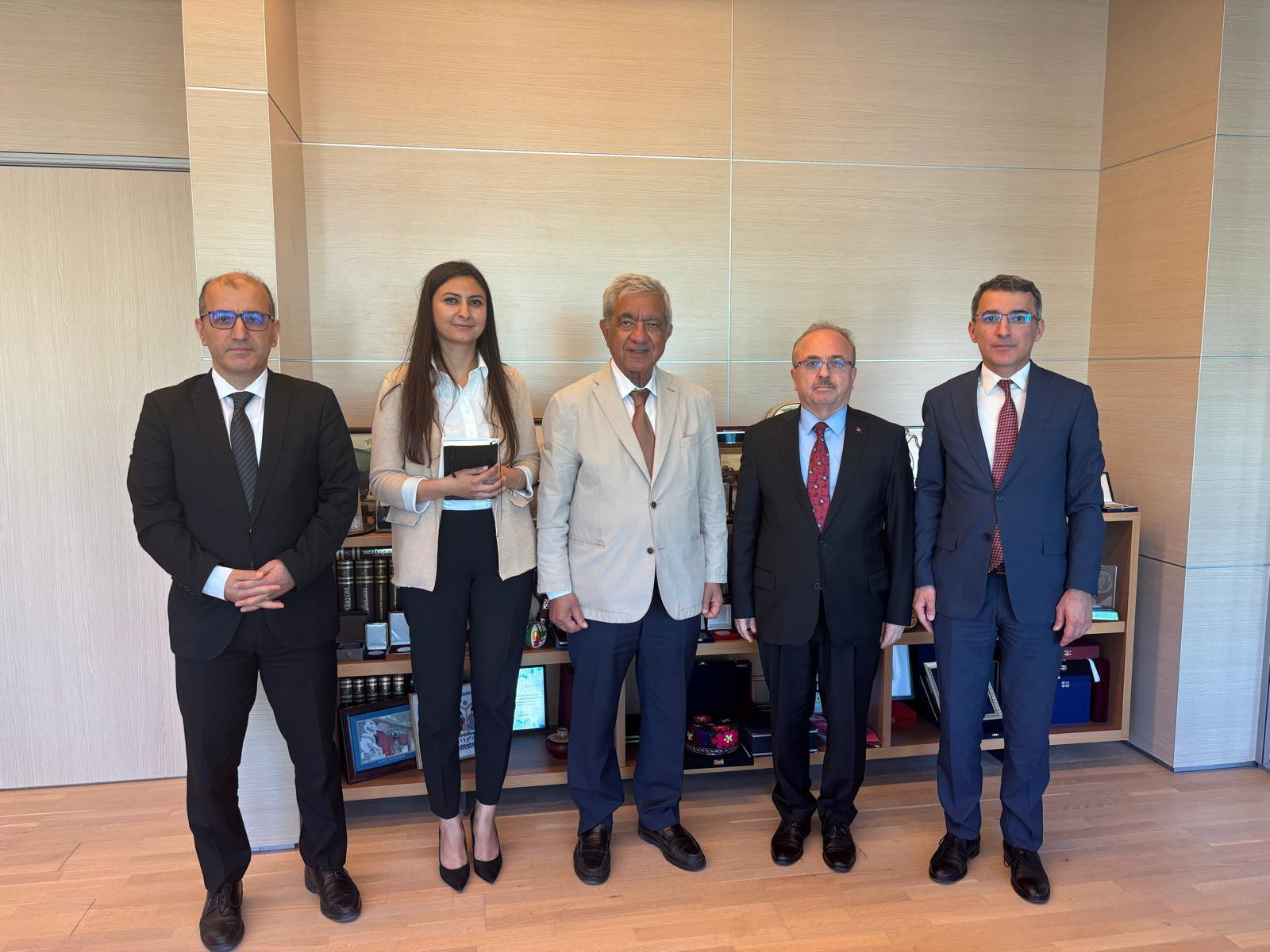 ADA Universitetinin rektoru Türkiyə səfiri ilə akademik əməkdaşlığı müzakirə edib