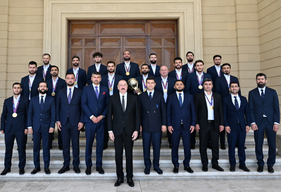 Prezident İlham Əliyev minifutbol üzrə dünya çempionatının qalibi olan Azərbaycan milli komandasının üzvlərini qəbul edib -