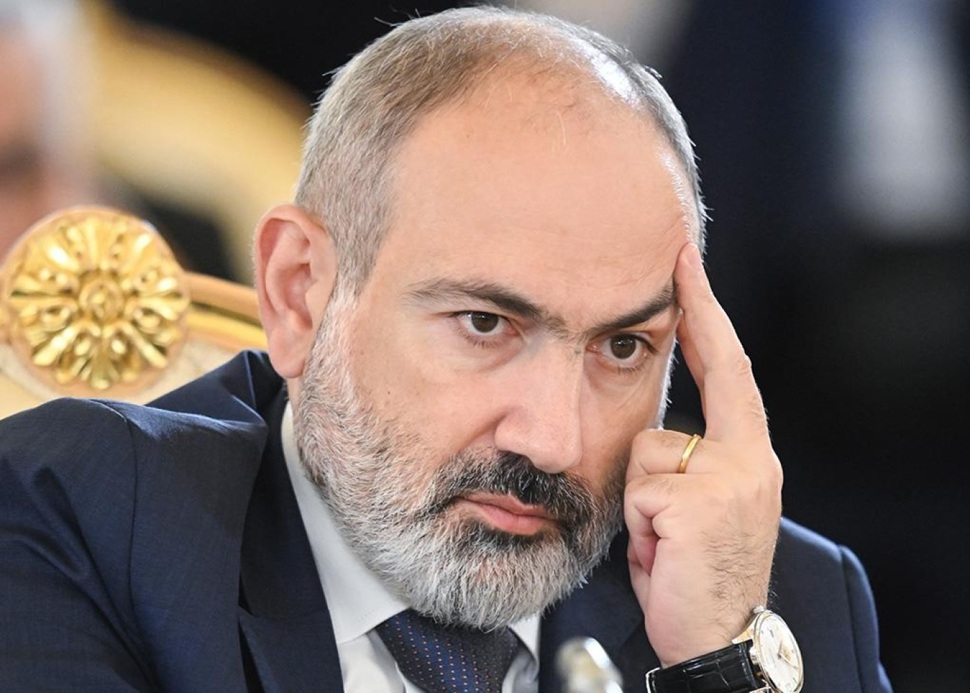 Paşinyan "bir atımlıq barıt deyil"