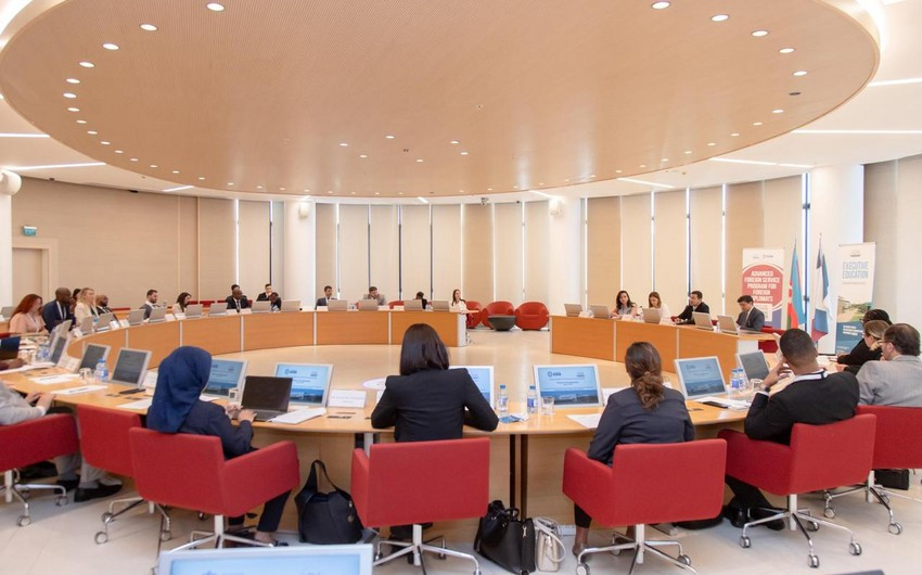 Xarici diplomatlar üçün təlim proqramına start verilib