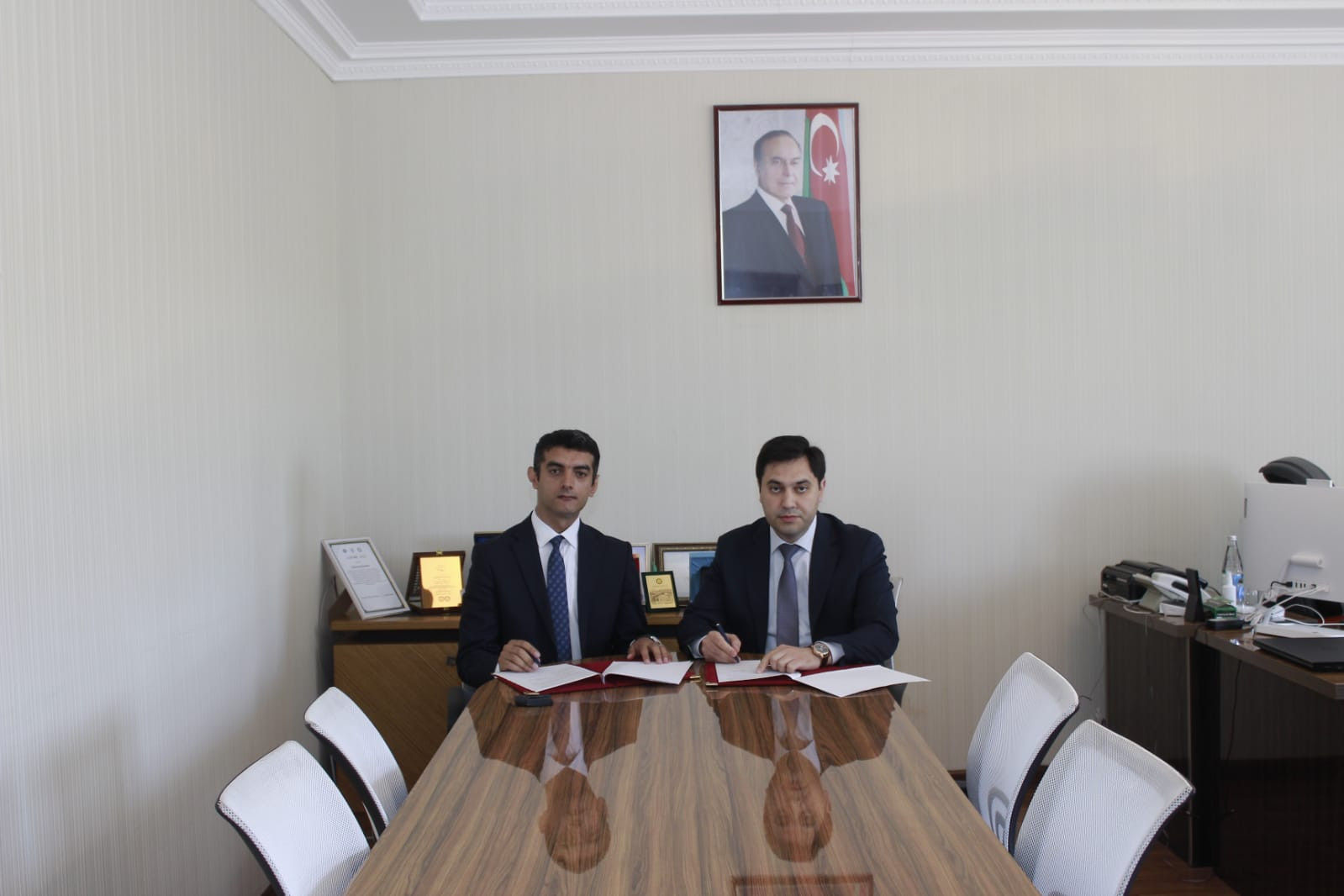 Bakı Avrasiya Universiteti ilə DGTYB arasında əməkdaşlıq memorandumu imzalanıb