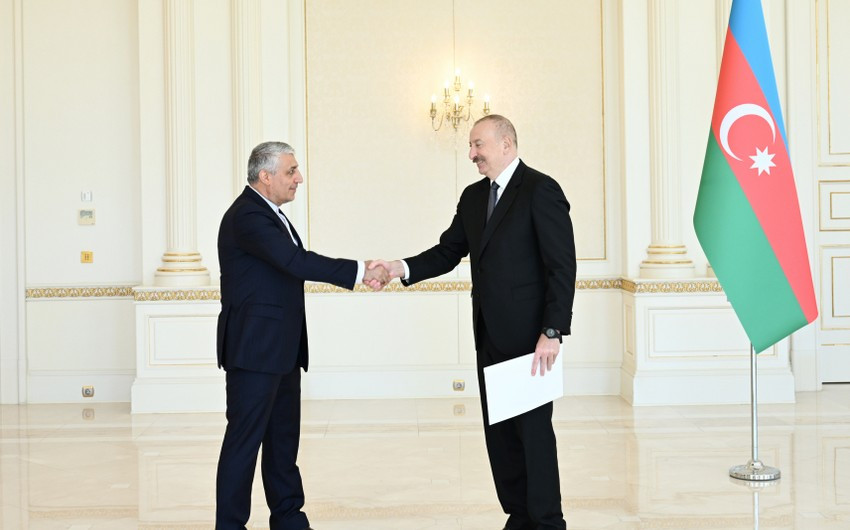İlham Əliyev İranın Azərbaycanda yeni təyin olunmuş səfirinin etimadnaməsini qəbul edib