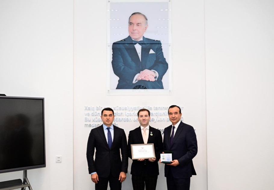Əməkdar artist Sahib Paşazadə “Özbəkistanın mədəniyyət elçisi” medalı ilə təltif edilib