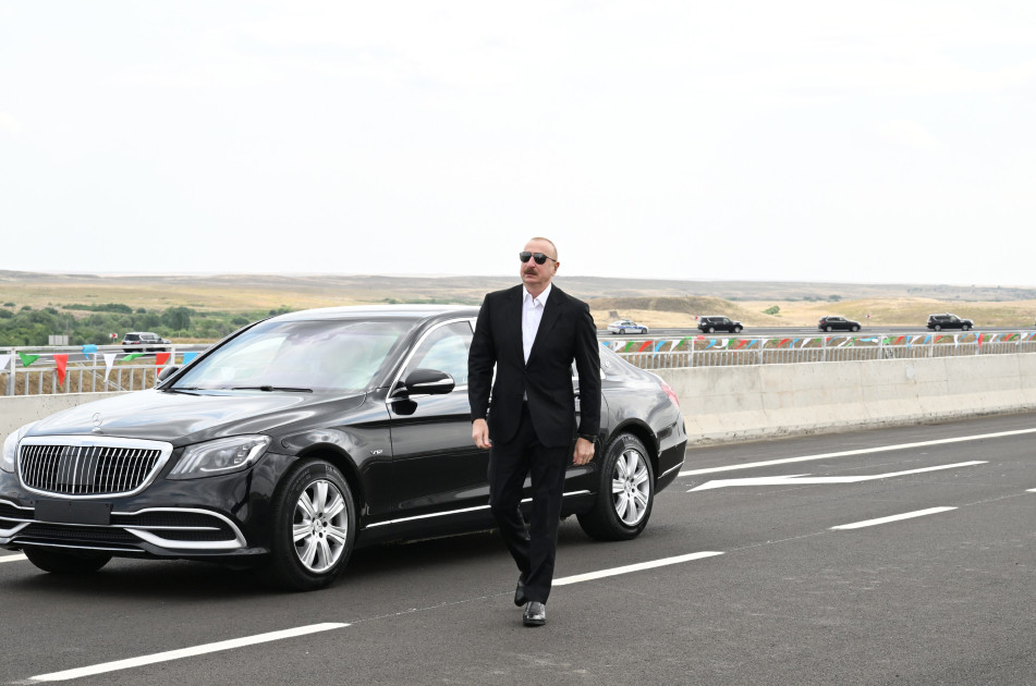 Prezident İlham Əliyev Əhmədbəyli-Füzuli-Şuşa yolunun açılışında iştirak edib