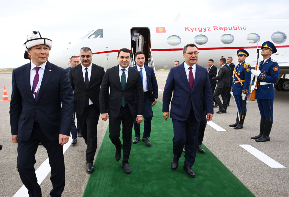 Qırğızıstan Prezidenti Sadır Japarov Azərbaycana səfərə gəlib