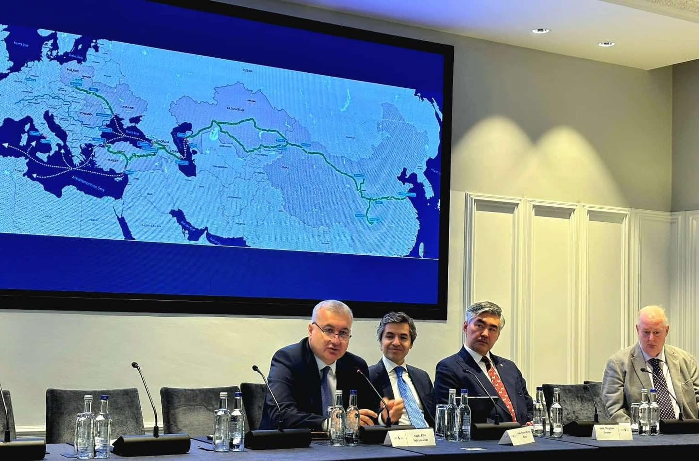 Londonda Trans-Xəzər Dəhlizi və regional əməkdaşlıq imkanları müzakirə olunub