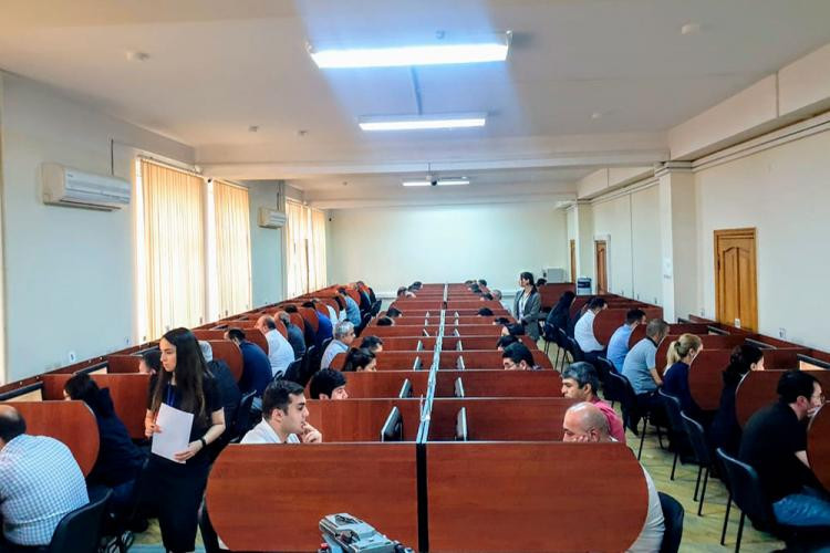 421 namizəd bu gün Vəkillər Kollegiyasına üzv olmaq üçün imtahan verib