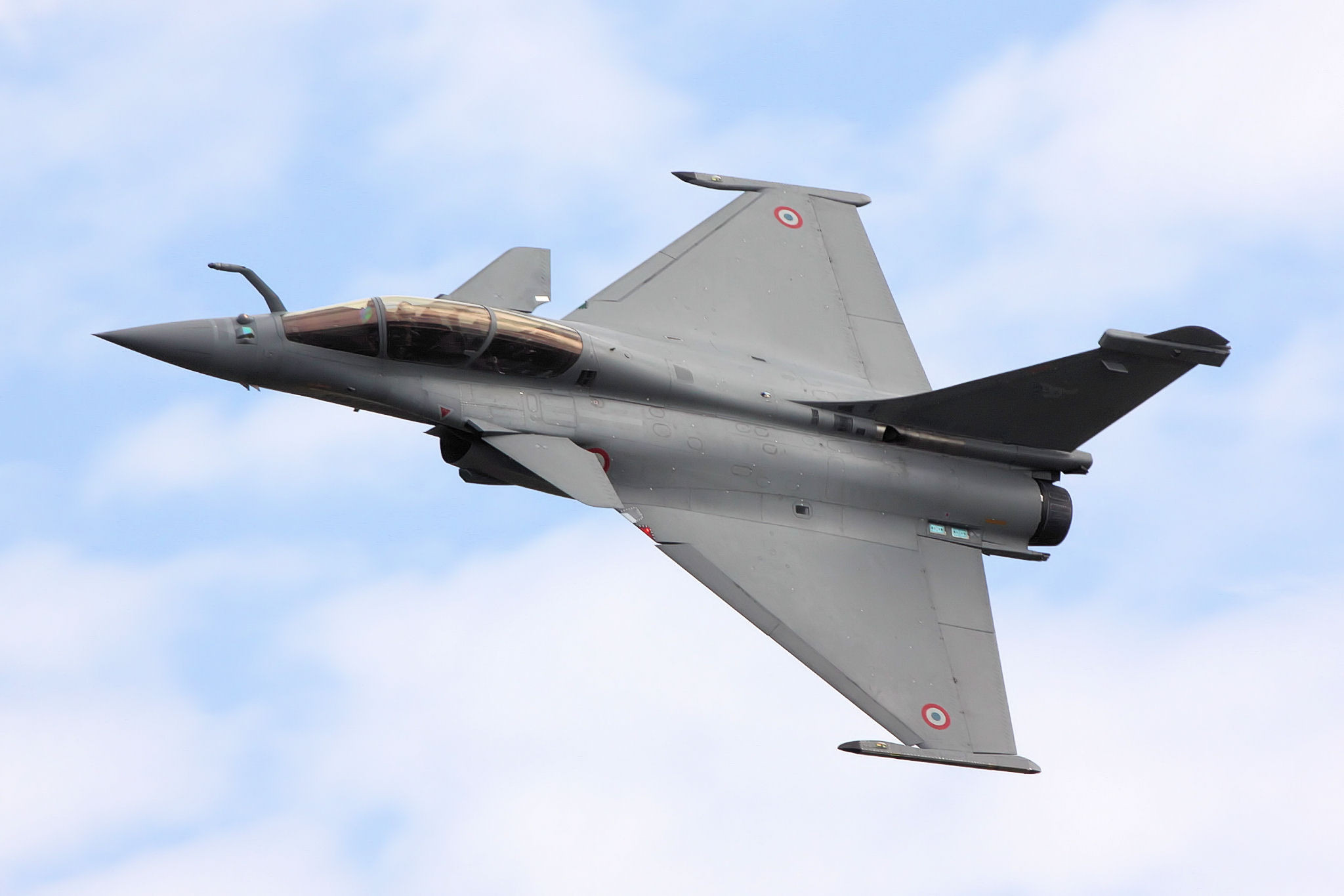Fransa kəşfiyyatı Çini ittiham etdi: “Rafale” təşvişi böyüyür