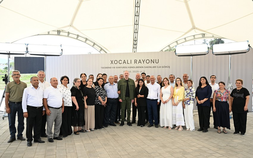 Prezident İlham Əliyev Xocalının Xanyurdu kəndində olub, kəndə köçən bir qrup sakinlə görüşüb -