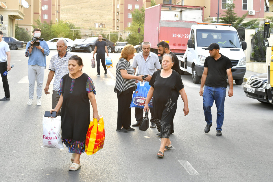 Ağdamın Xıdırlı kəndinə növbəti köç karvanı yola salınıb