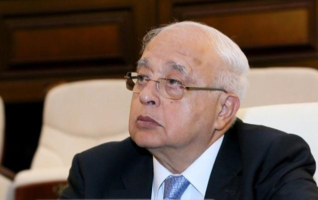 Elçin Əfəndiyev Azərbaycan ədəbiyyatında hansı irsi qoydu?