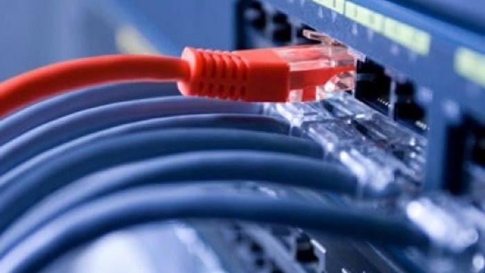 Azərbaycanda evə telefon çəkdirmək 30 manata başa gələcək