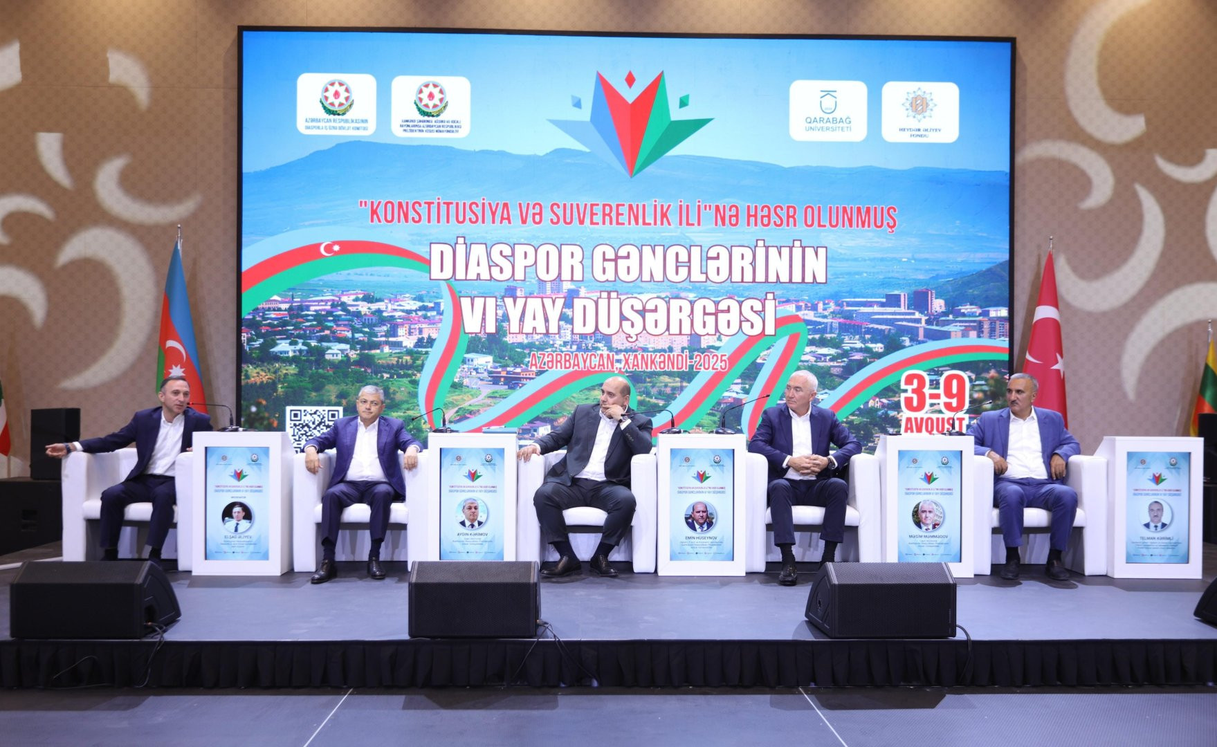 Diaspor Gənclərinin VI Yay Düşərgəsində “İşğaldan azad edilmiş ərazilərdə aparılan bərpa quruculuq işləri” mövzusunda panel təşkil olunub