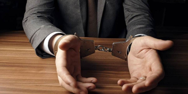 Azərbaycana uçan biznesmen saxlanıldı -