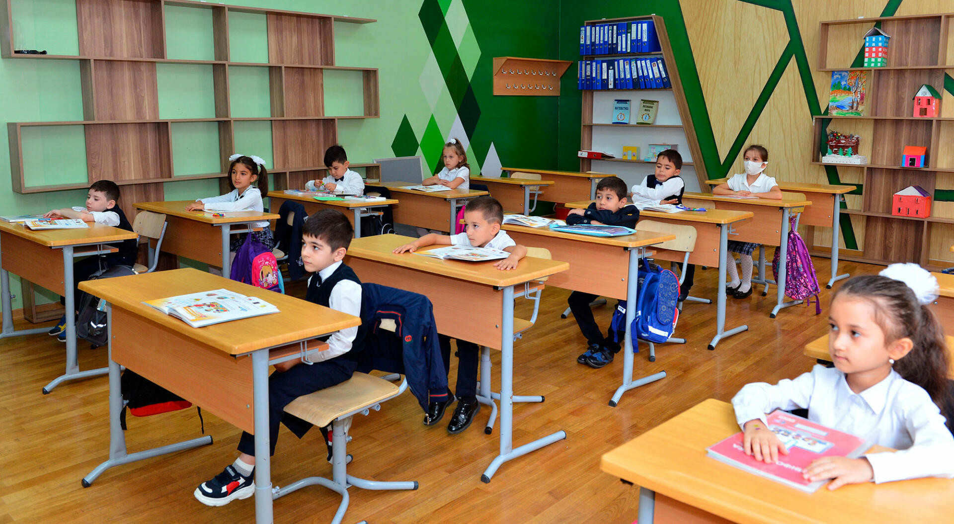 İndiyə kimi 125 mindən çox uşağın I sinfə qəbul prosesi tamamlanıb